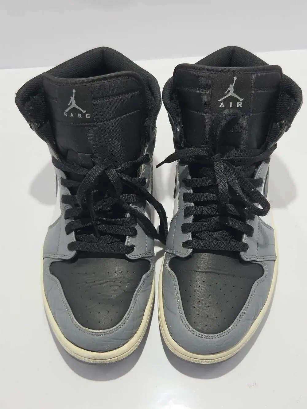 Air Jordan 1 Retro High 'Rare Air' Cool Grey Sneakers